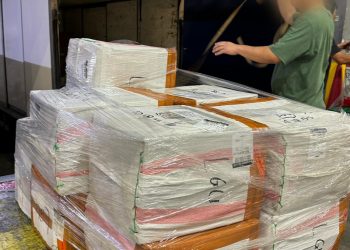 Loading & Unloading Hongkong Aiport