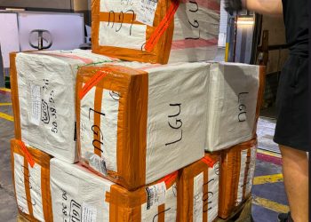 Loading & Unloading Hongkong Aiport